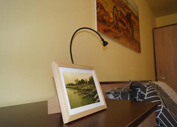 Spacious 2bdr - Free Parking - Walk Everywhere - 300 Mbps Wifi 아파트 바르나