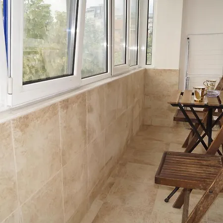 아파트 Spacious 2bdr - Free Parking - Walk Everywhere - 300 Mbps Wifi