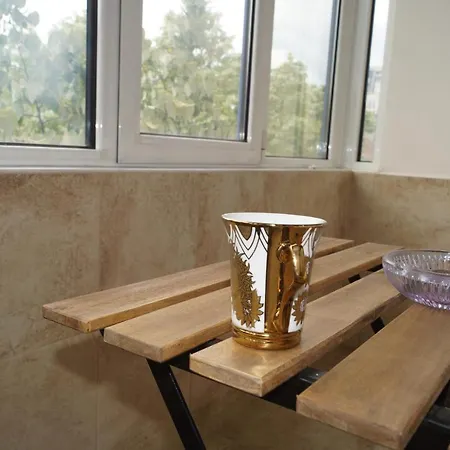 아파트 Spacious 2bdr - Free Parking - Walk Everywhere - 300 Mbps Wifi 바르나