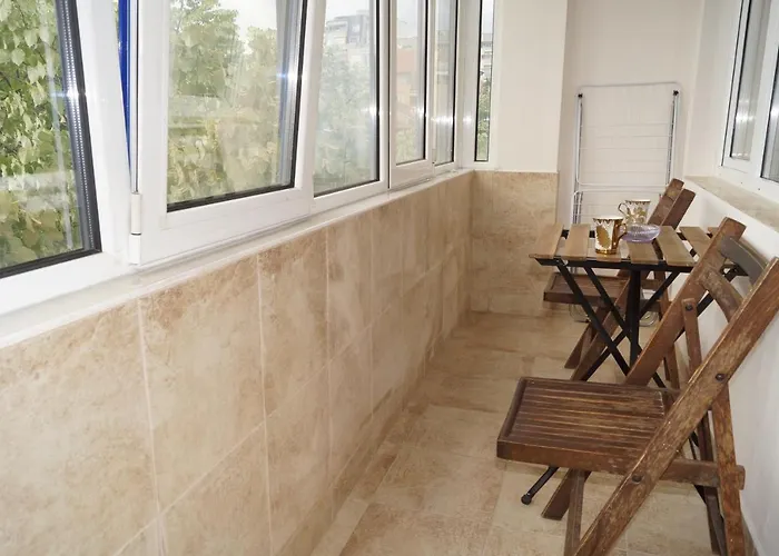 Lejlighed Spacious 2bdr - Free Parking - Walk Everywhere - 300 Mbps Wifi