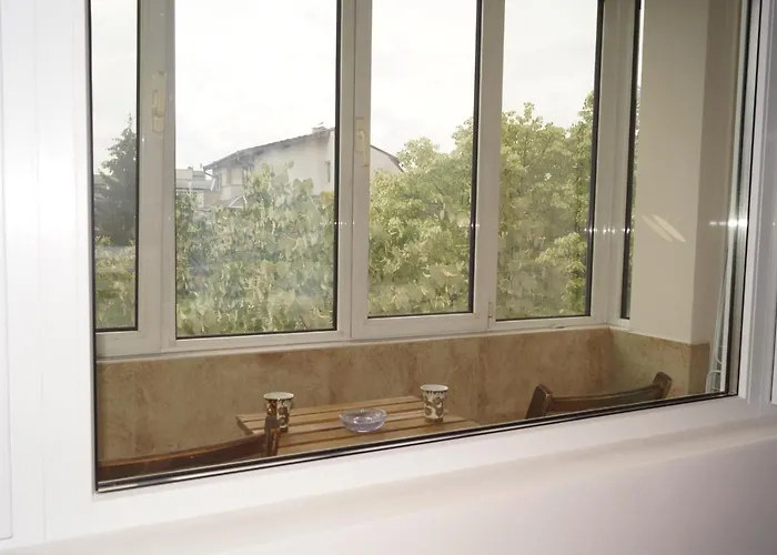 Lejlighed Spacious 2bdr - Free Parking - Walk Everywhere - 300 Mbps Wifi Varna